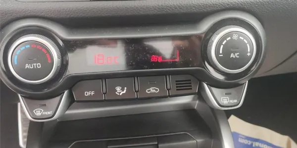 visuel - Kia Stonic 1.0 T-GDI 100 CH BVM6 GT-line