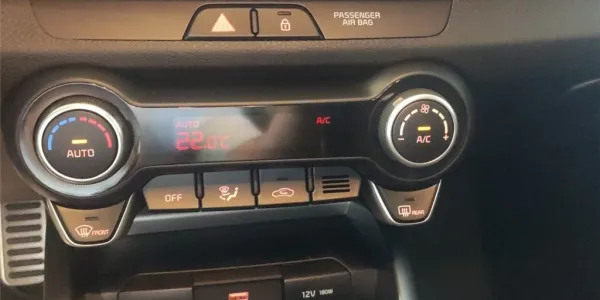 visuel - Kia Stonic 1.0 T-GDI 100 CH DCT7 GT Line