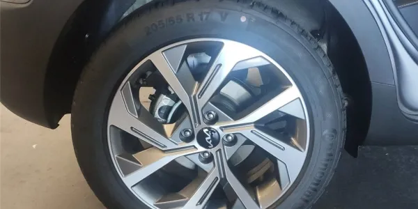 visuel - Kia Stonic 1.0 T-GDI 100 CH DCT7 GT Line