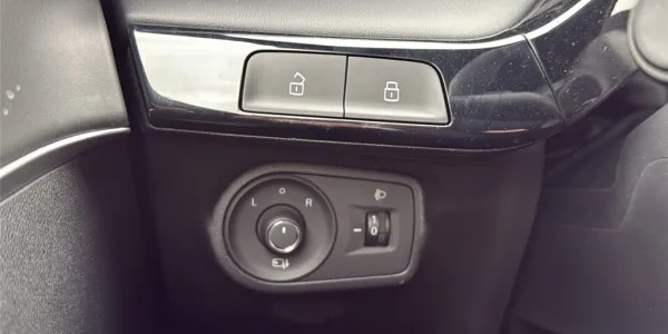 visuel - MG mg3 1.5 L HYBRID+ 195 CH Luxury