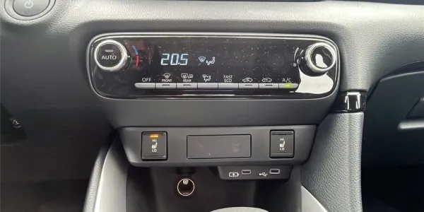 visuel - Mazda 2 IV HYBRID 2025 1.5L CVT 116 CH Exclusive-Line
