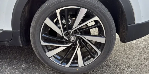 visuel - MG ZS III 1.5 L HYBRID+ 197 CH Luxury