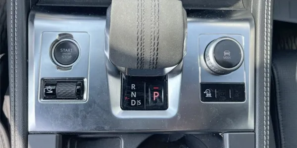 visuel - Jaguar F-Pace 2.0 - P400E PHEV AWD BVA8 R-Dynamic SE