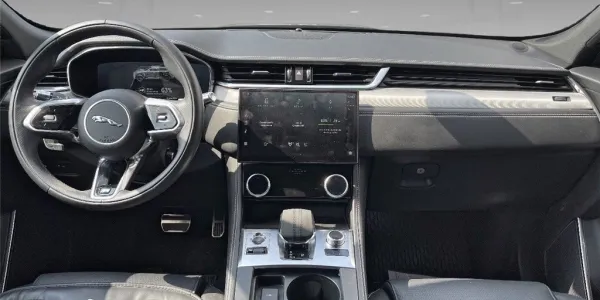 visuel - Jaguar F-Pace 2.0 - P400E PHEV AWD BVA8 R-Dynamic SE