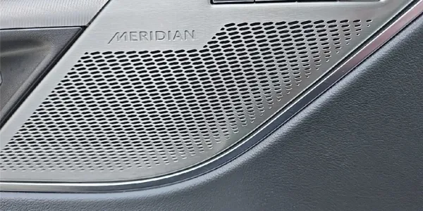 visuel - Jaguar F-Pace 2.0 - P400E PHEV AWD BVA8 R-Dynamic SE