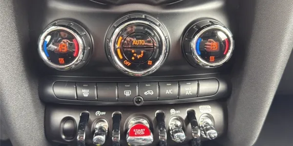 visuel - Mini 3 portes MINI F56 HATCH LCI II Cooper 136 ch Edition Camden