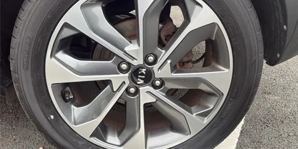 visuel - Kia Stonic 1.0 T-GDI 120 CH MHEV IBVM6 Launch Edition