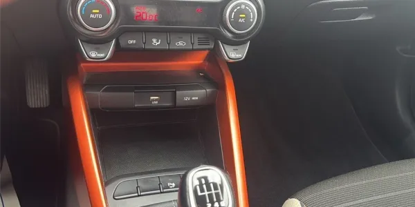 visuel - Kia Stonic 1.0 T-GDI 120 CH MHEV IBVM6 Launch Edition