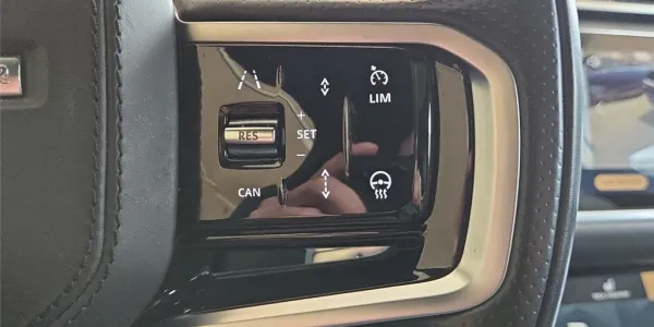 visuel - Land Rover Range Rover Velar 2.0L P400E PHEV 404CH HSE R-Dynamic