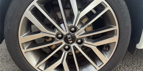 visuel - Kia Rio IV 1.0 T-GDI 120 CH MHEV IBVM6 GT Line Premium