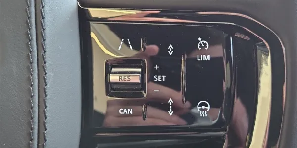 visuel - Land Rover Range Rover Velar 2.0L P400E PHEV 404CH AWD BVA Dynamic HSE