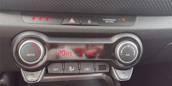 visuel - Kia Stonic 1.0 T-GDI 120 CH MHEV DCT7 GT Line