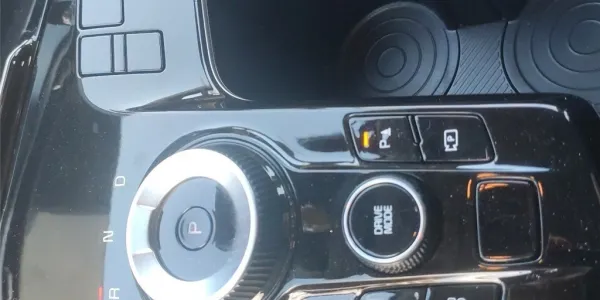 visuel - Kia Sportage V 1.6 T-GDI 230CH ISG HYBRIDE BVA6 4X2 Active