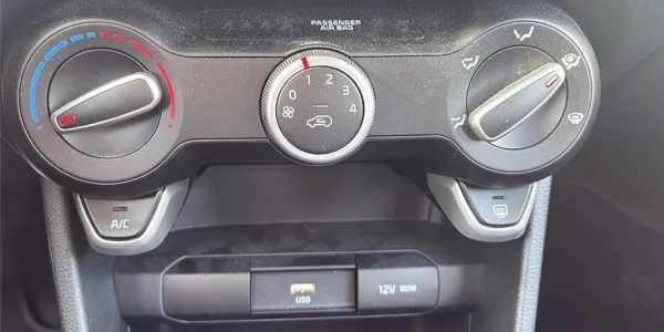 visuel - Kia Picanto III 1.0 ESSENCE MPI 67 CH BVM5 GT Line