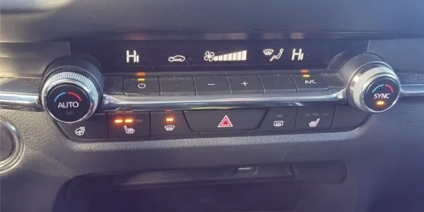 visuel - Mazda CX-30 2020 2.0L SKYACTIV-G M HYBRID 122 CH 4X2 BVM6 Sportline