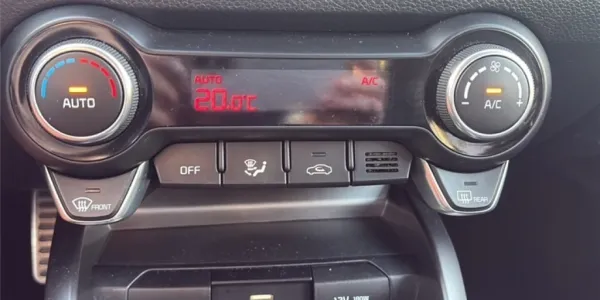 visuel - Kia Rio IV 1.0 T-GDI 120 CH MHEV IBVM6 GT Line Premium