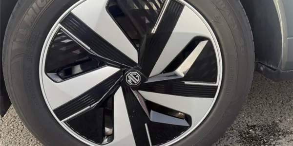 visuel - MG ZS EV AUTONOMIE ETENDUE 70KWH - 115 KW 2WD Luxury