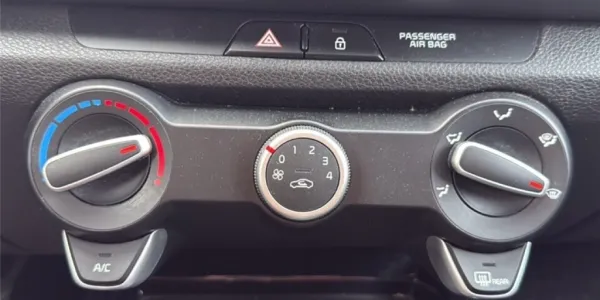 visuel - Kia Rio IV 1.0L T-GDI 100 CH ISG Urban Edition