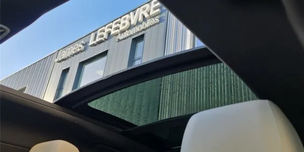 visuel - Land Rover Range Rover Velar 2.0L P400E PHEV 404CH SE R-Dynamic