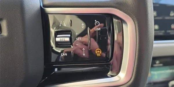 visuel - Land Rover Range Rover Velar 2.0L P400E PHEV 404CH SE R-Dynamic