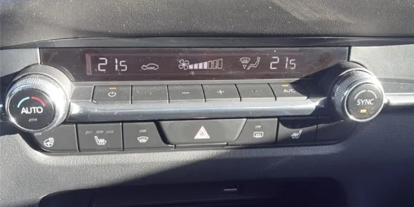 visuel - Mazda CX-30 2021 2.0L E-SKYACTIV G M HYBRID 122 CH 4X2 BVM6 Sportline