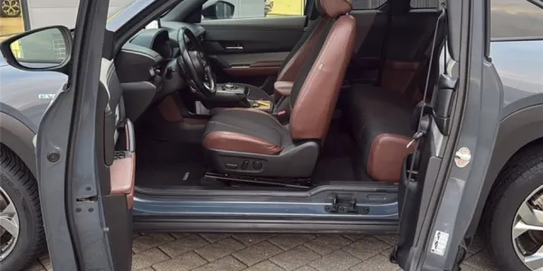 visuel - Mazda MX-30 ELECTRIQUE 2022 E-SKYACTIV 145 CH Makoto Industrial Vintage