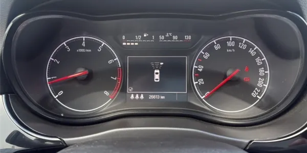 visuel - Opel Corsa E 1.4 90 CH Design 120 ans