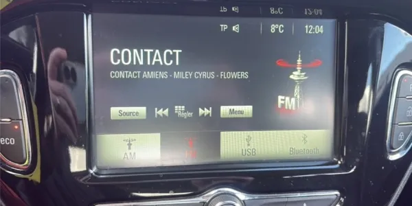 visuel - Opel Corsa E 1.4 90 CH Design 120 ans