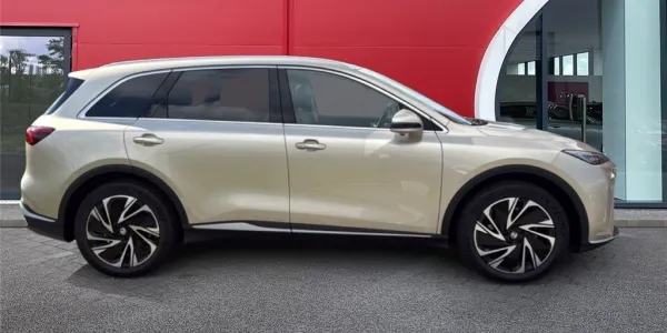 visuel - MG mgs6 EV Luxury