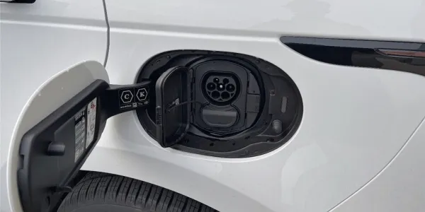 visuel - Land Rover Range Rover Evoque II MARK III P300E PHEV AWD BVA8 R-Dynamic SE