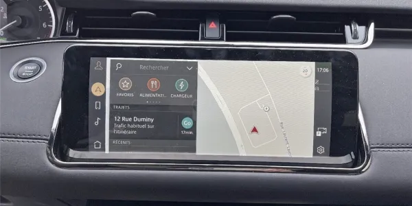 visuel - Land Rover Range Rover Evoque II MARK III P300E PHEV AWD BVA8 R-Dynamic SE