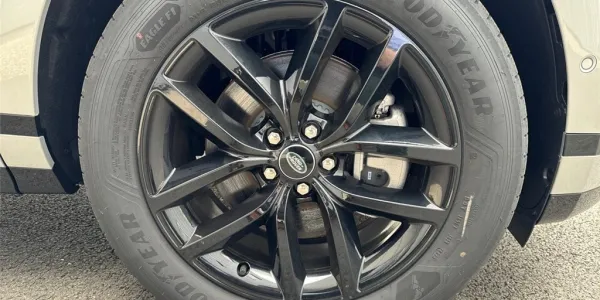 visuel - Land Rover Range Rover Evoque II P300E PHEV AWD BVA8 Dynamic SE