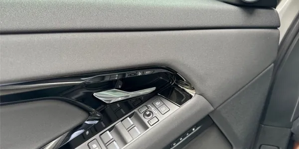 visuel - Land Rover Range Rover Evoque II P300E PHEV AWD BVA8 Dynamic SE