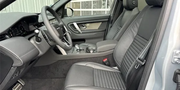 visuel - Land Rover Discovery Sport P300E PHEV AWD BVA Dynamic SE