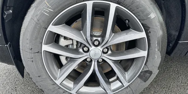 visuel - Land Rover Discovery Sport P300E PHEV AWD BVA Dynamic SE