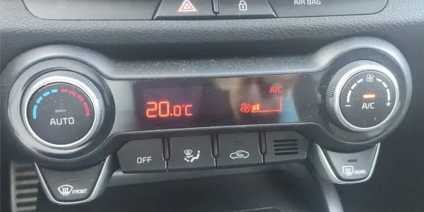 visuel - Kia Stonic 1.0 T-GDI 100 CH DCT7 GT Line