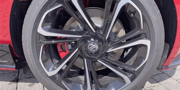 visuel - MG cyberster 77KWH - 375 KW 4WD /