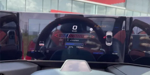 visuel - MG cyberster 77KWH - 375 KW 4WD /