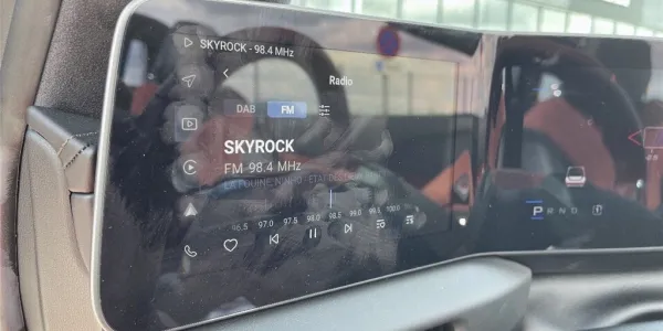 visuel - MG cyberster 77KWH - 375 KW 4WD /