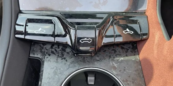 visuel - MG cyberster 77KWH - 375 KW 4WD /