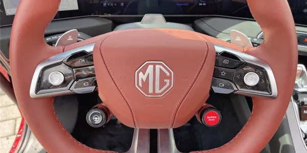 visuel - MG cyberster 77KWH - 375 KW 4WD /