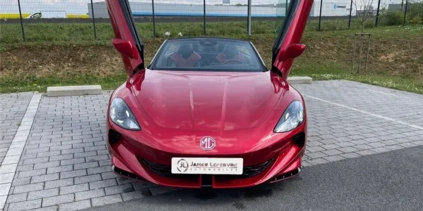 visuel - MG cyberster 77KWH - 375 KW 4WD /