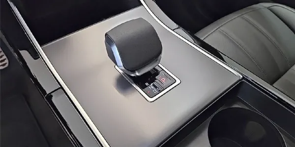 visuel - Land Rover Range Rover Evoque II P270E PHEV AWD BVA8 Dynamic SE