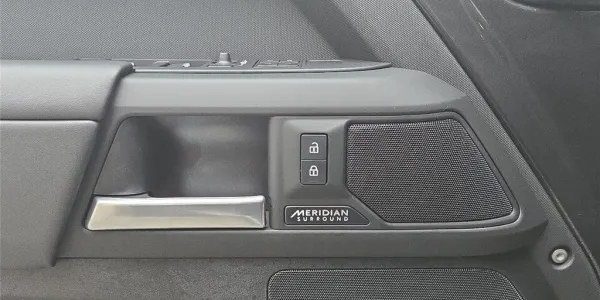 visuel - Land Rover Defender II 110 P300E PHEV BVA8 X-DYNAMIC HSE