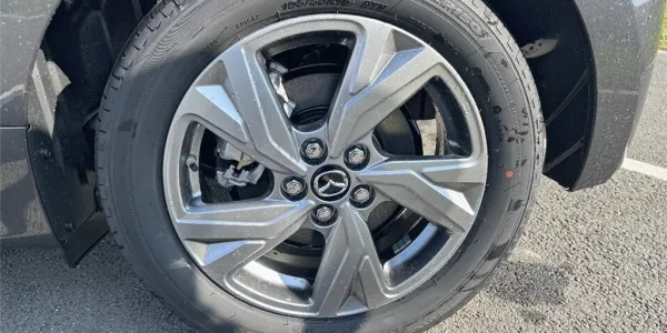 visuel - Mazda 2 IV HYBRID 2024 1.5L CVT 116 CH Exclusive-Line