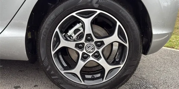 visuel - MG mg3 1.5 L HYBRID+ 195 CH Luxury