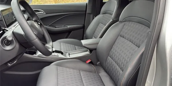 visuel - MG mg3 1.5 L HYBRID+ 195 CH Luxury