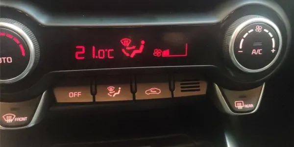 visuel - Kia Stonic 1.0 T-GDI 100 CH DCT7 GT-line