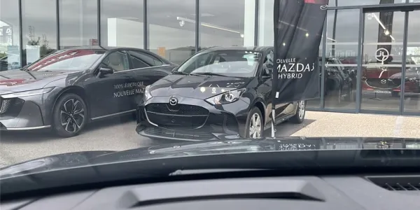 visuel - Mazda CX-30 2025 2.5L E-SKYACTIV G M HYBRID 140 CH 4X2 BVA6 Homura